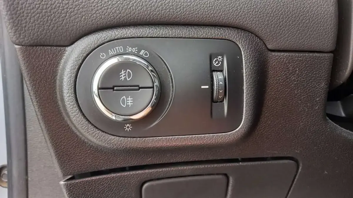 Usado Opel Zafira Excellence 135 CV (99 kW) 2014 Gris Monovolumen