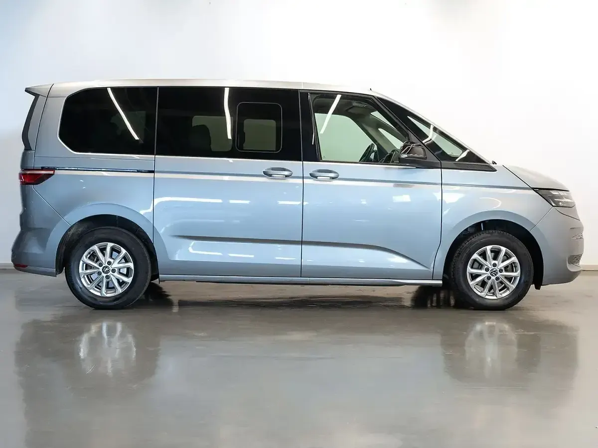Usado VW Multivan 150 CV (110 kW) 2024 Gris Monovolumen