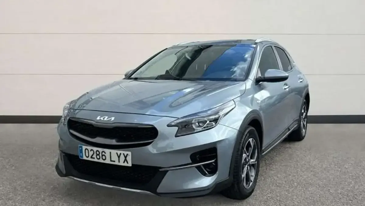 Usado Kia XCeed 160 CV (117 kW) 2022 Plateado SUV