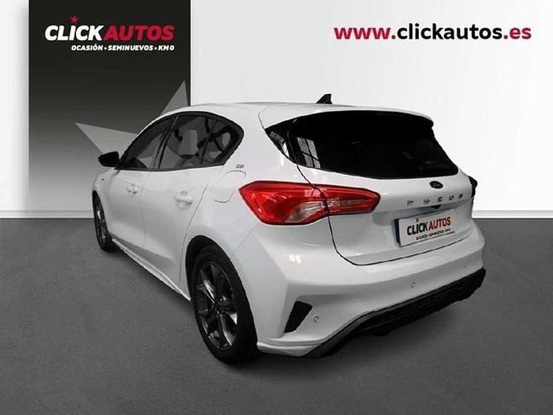 Usado Ford Focus ST-Line 125 CV (91 kW) 2022 Blanco Berlina
