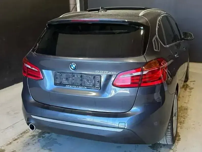 Usado BMW 225 Active Tourer iPerformance 224 CV (164 kW) 2020 Gris / plata Monovolumen