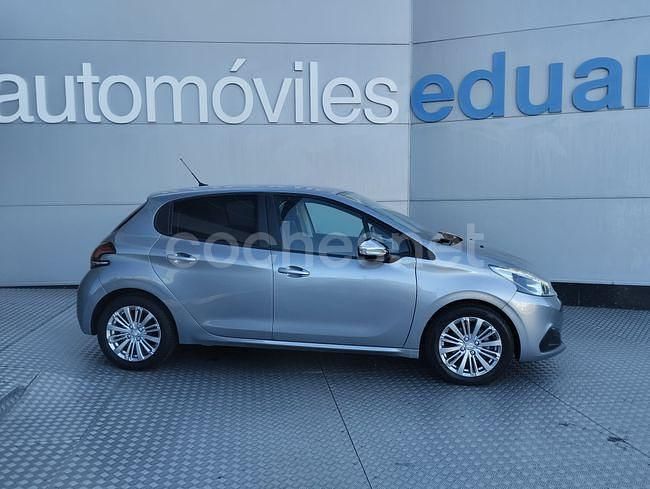Gris / plata Usado 2019 Peugeot 208 Signature Sky Utilitario | 8800 € (Precio justo) - Imagen 1/4