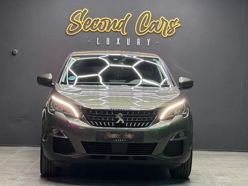 Usado Peugeot 3008 Active 130 CV (95 kW) 2019 Gris / plata SUV