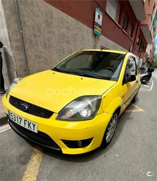 Usado Ford Fiesta Sport 100 CV (73 kW) 2007 Amarillo Utilitario
