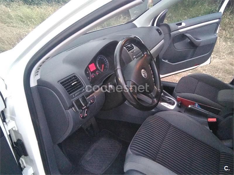 Usado VW Golf V Highline 105 CV (77 kW) 2007 Blanco Berlina