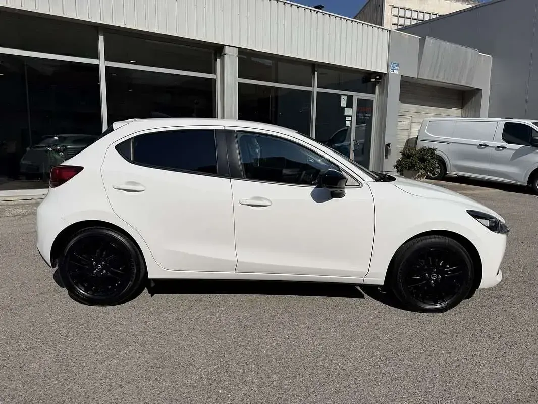 Usado Mazda 2 Homura-Line 90 CV (66 kW) 2022 Blanco Utilitario