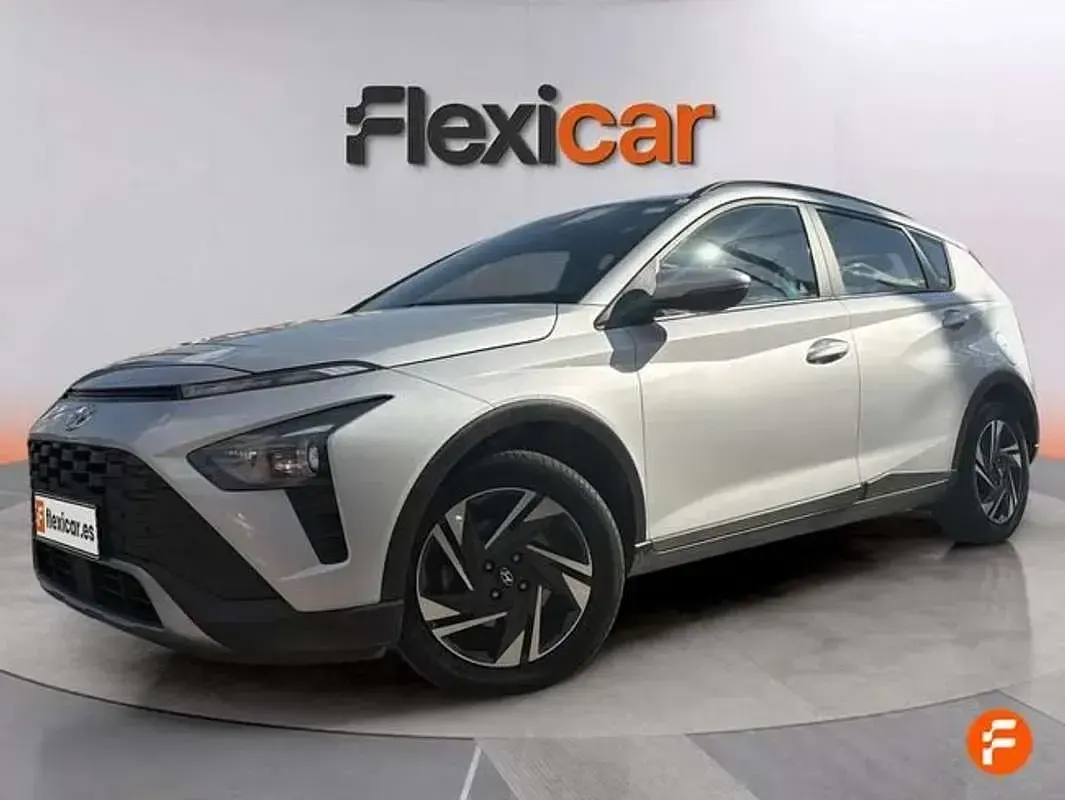 Usado Hyundai Bayon 101 CV (74 kW) 2023 Gris SUV