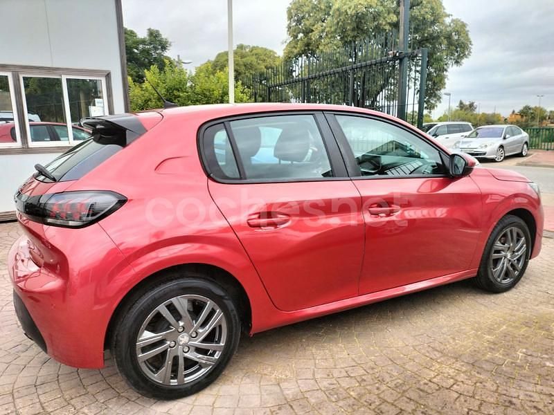 Usado Peugeot 208 Active 75 CV (55 kW) 2022 Granate Utilitario