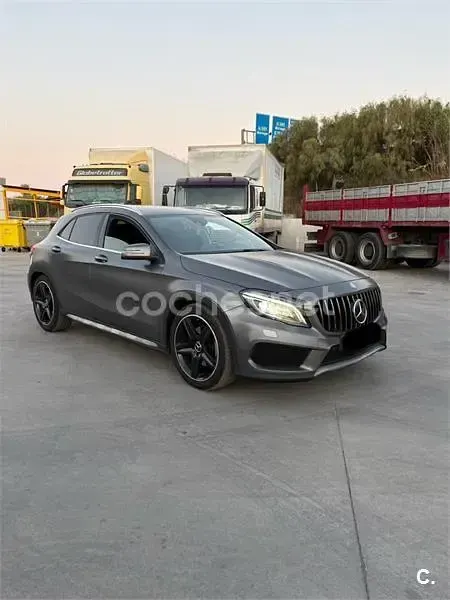Usado Mercedes GLA250 211 CV (155 kW) 2019 Gris / plata SUV