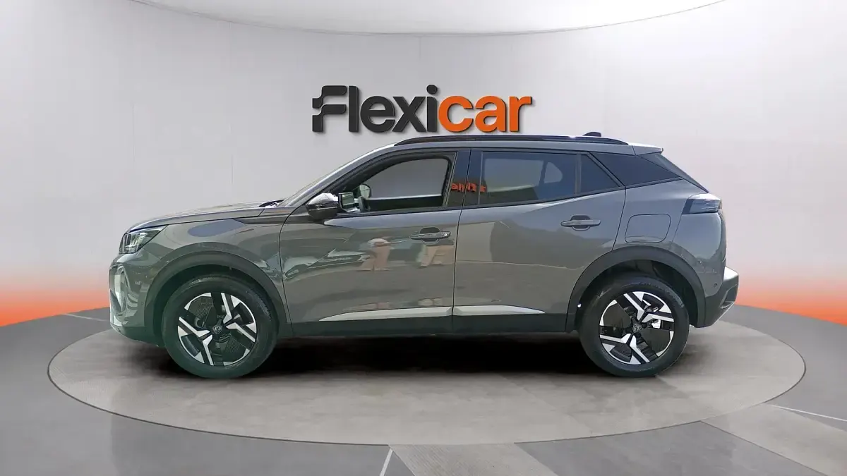 Usado Peugeot 2008 Allure 101 CV (74 kW) 2025 Gris SUV