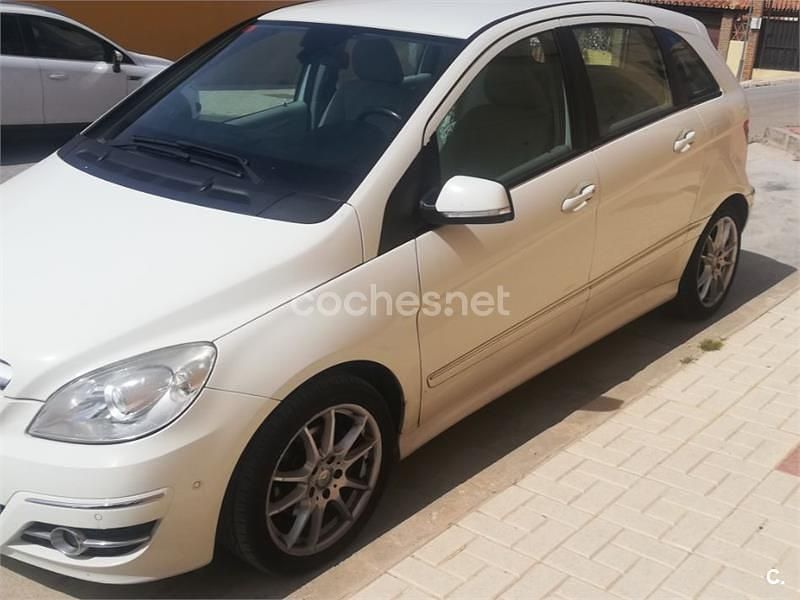 Usado Mercedes B180 Sport Edition 109 CV (80 kW) 2010 Blanco Monovolumen