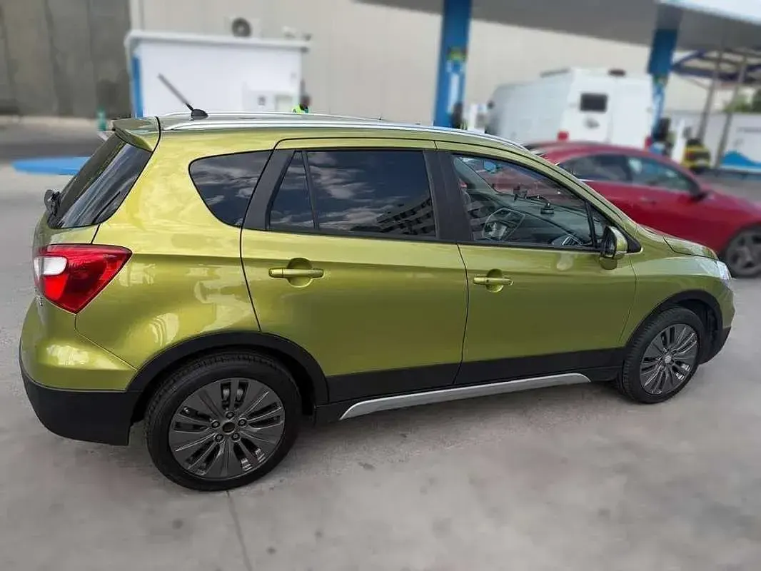 Usado Suzuki SX4 120 CV (88 kW) 2015 Verde Berlina