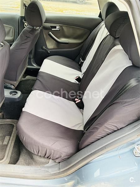 Begagnad Seat Ibiza Sport 75 HK (55 kW) 2006 Grå Halvkombi