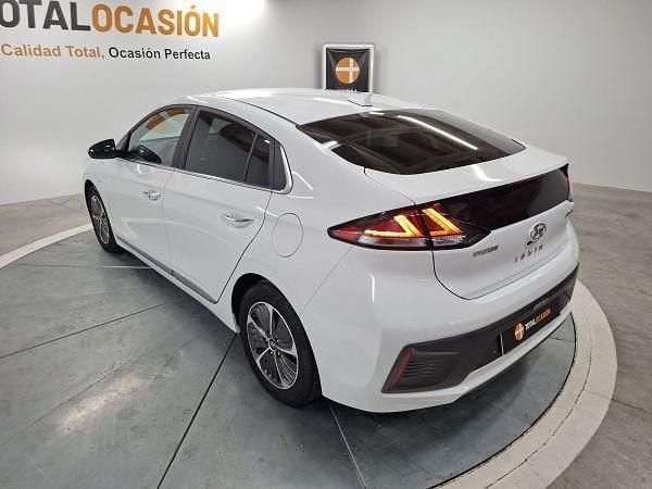 Usado Hyundai Ioniq 141 CV (103 kW) 2022 Blanco Utilitario