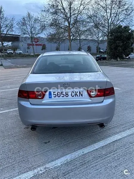 Usado Honda Accord Executive 190 CV (139 kW) 2003 Gris / plata Berlina