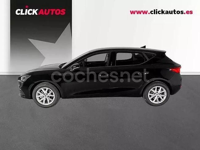 Usado Seat Leon Style 116 CV (85 kW) 2025 Negro Berlina