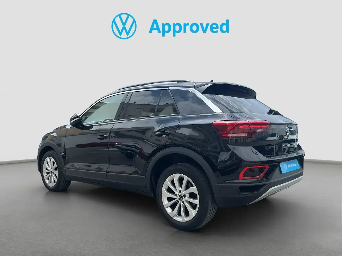 Usado VW T-Roc Life 150 CV (110 kW) 2022 Negro SUV