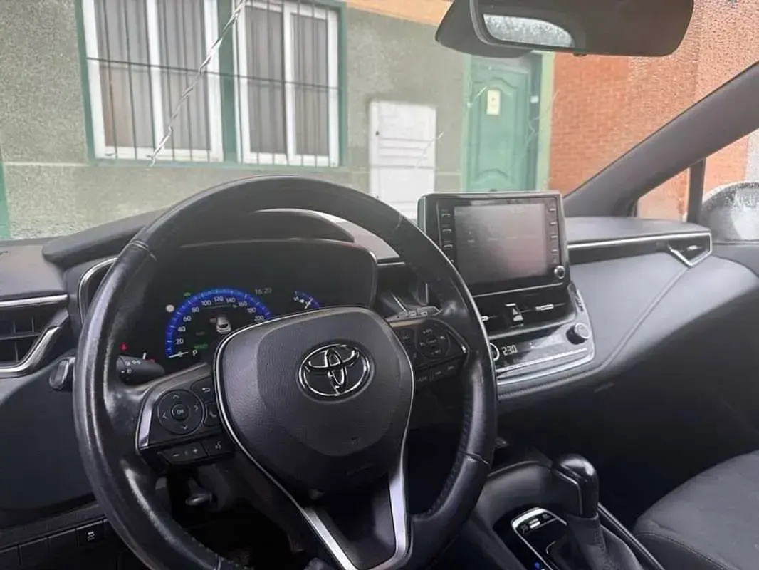 Usado Toyota Corolla Style 121 CV (88 kW) 2021 Blanco Utilitario