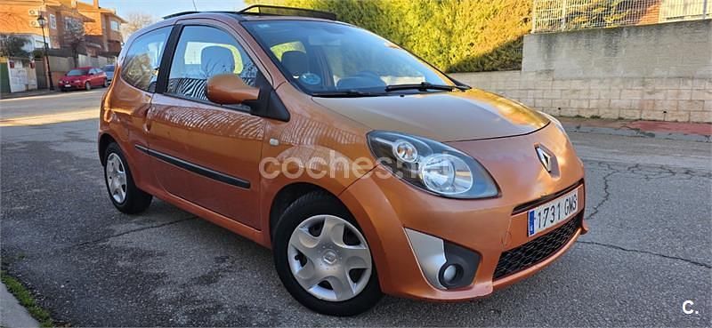 Usado Renault Twingo Night&Day 75 CV (55 kW) 2009 Naranja Utilitario