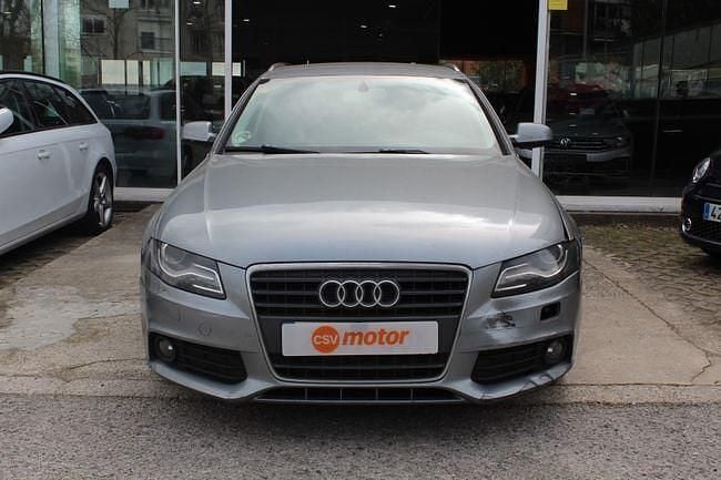 Usado Audi A4 136 CV (100 kW) 2010 Gris Berlina