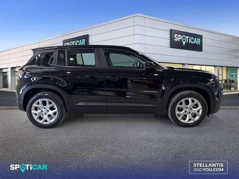 Usado Jeep Avenger Altitude 101 HP (74 kW) 2024 Preto SUV