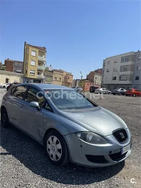 Usado Seat Leon Sport 105 CV (77 kW) 2006 Verde Utilitario
