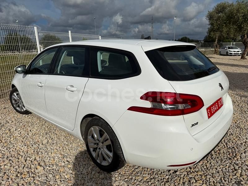 Usado Peugeot 308 SW Allure 130 CV (95 kW) 2019 Blanco Familiar