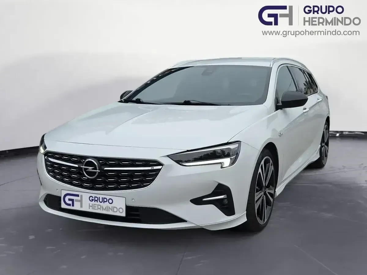Usado Opel Insignia GS Line 177 CV (130 kW) 2021 Blanco Familiar