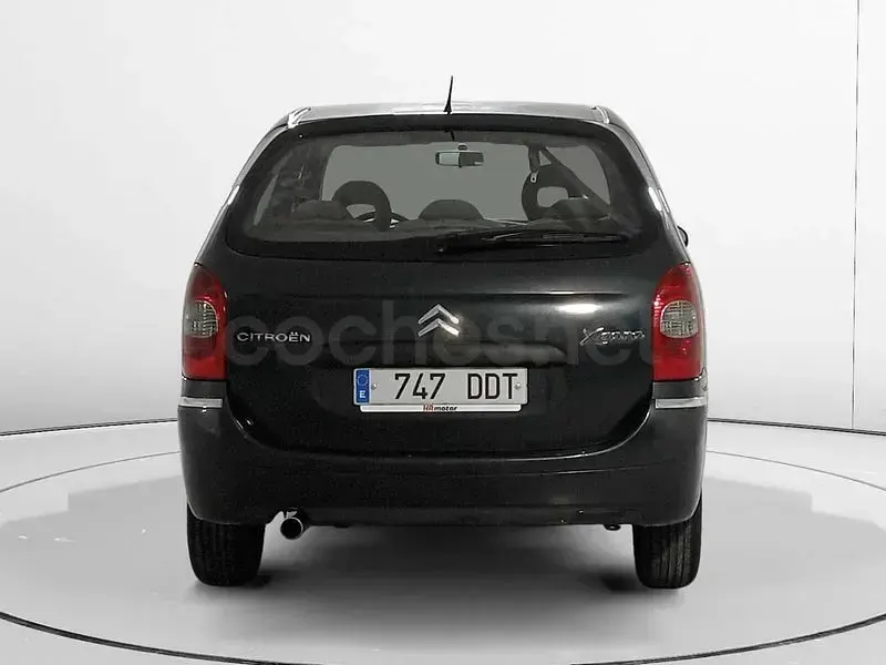 Usado Citroën Xsara Picasso Exclusive 90 CV (66 kW) 2004 Gris / plata Monovolumen