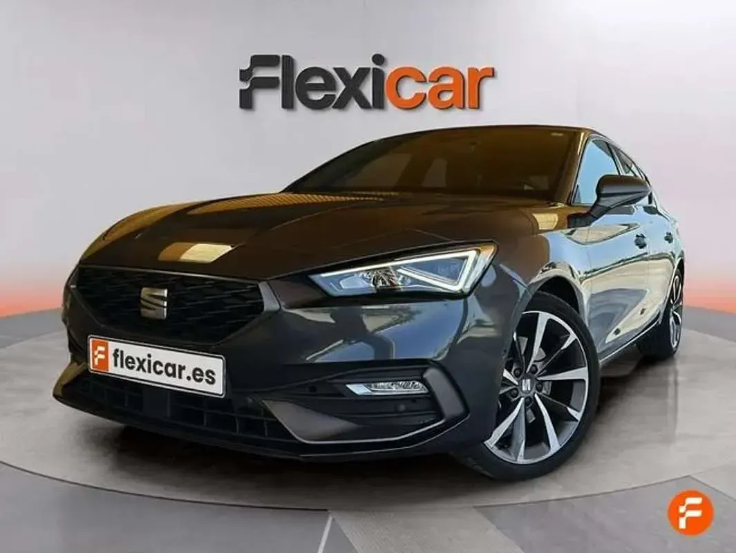 Usado Seat Leon FR 150 CV (110 kW) 2021 Gris Utilitario