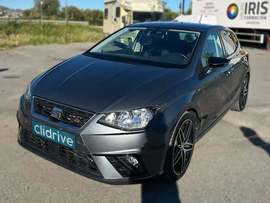 Usado Seat Ibiza FR 150 CV (110 kW) 2018 Gris Utilitario