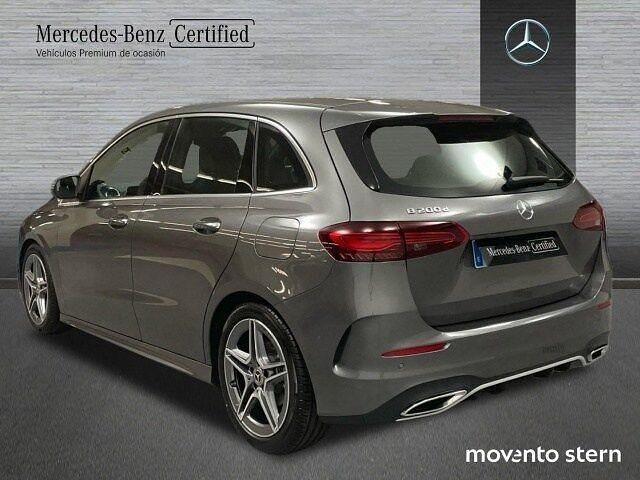 Usado Mercedes B200 AMG line 150 CV (110 kW) 2024 Gris Monovolumen