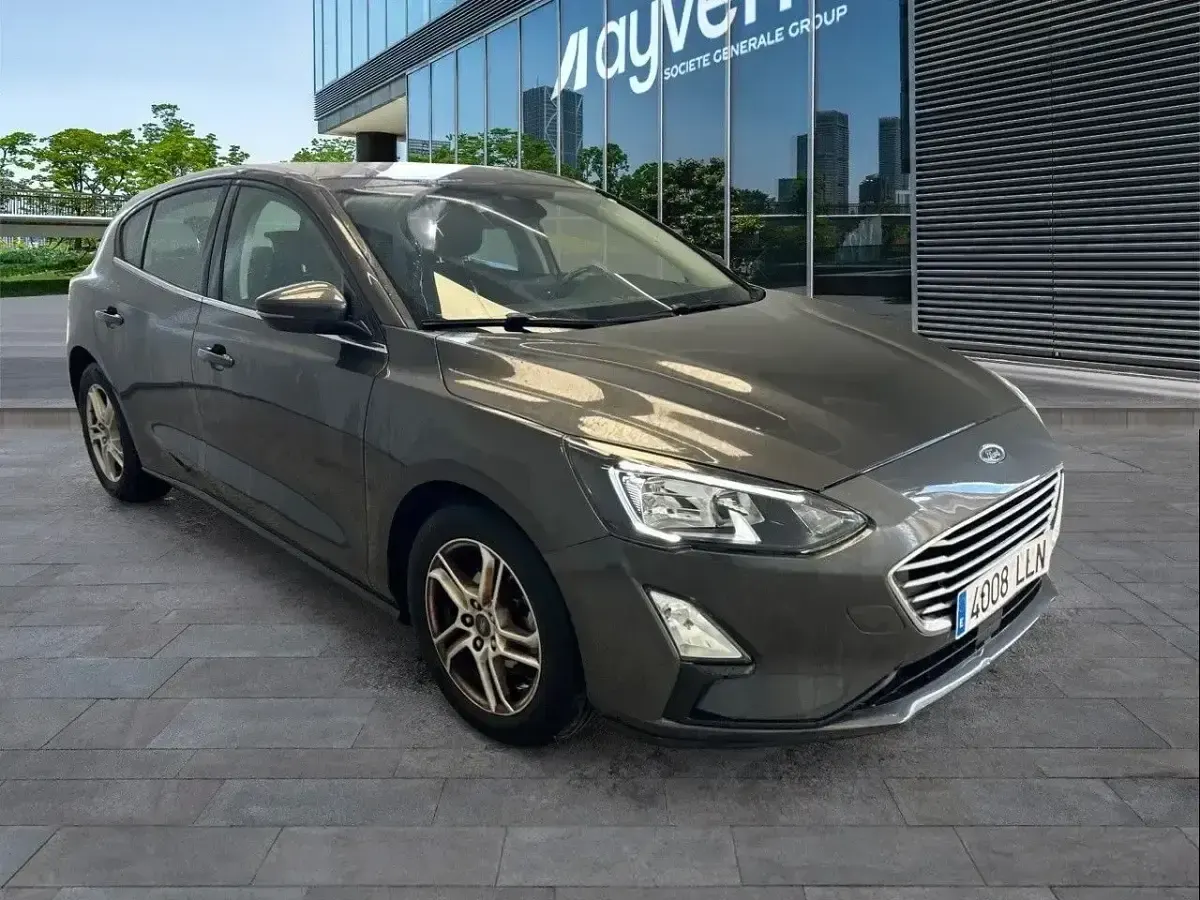 Usado Ford Focus Trend+ 120 CV (88 kW) 2020 Gris Berlina