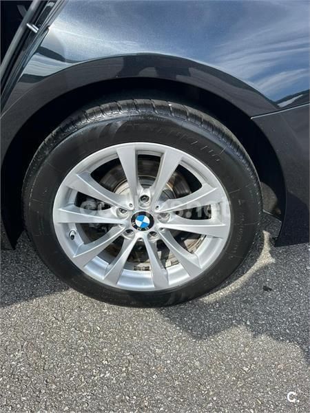 Usado BMW 318 150 CV (110 kW) 2016 Negro Familiar