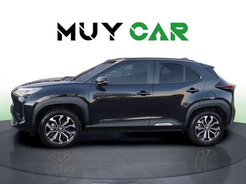 Usado Toyota Yaris Cross Style 116 CV (85 kW) 2025 Negro SUV