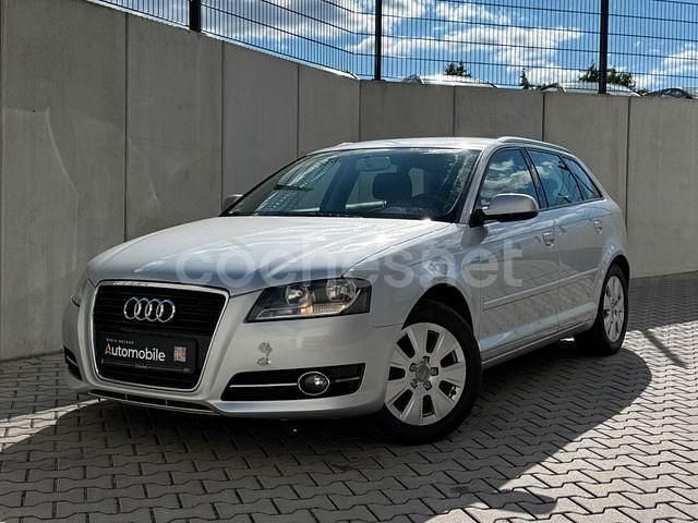 Usado Audi A3 Attraction 125 CV (91 kW) 2012 Gris / plata Berlina