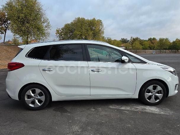Usado Kia Carens 136 CV (100 kW) 2013 Blanco Monovolumen