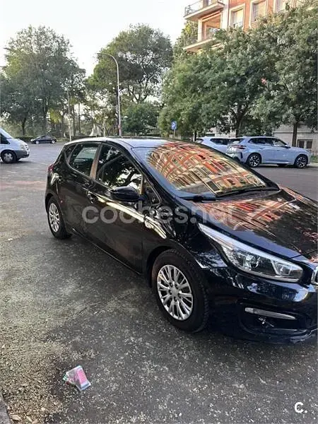 Usado Kia Ceed GT 90 CV (66 kW) 2016 Negro Berlina