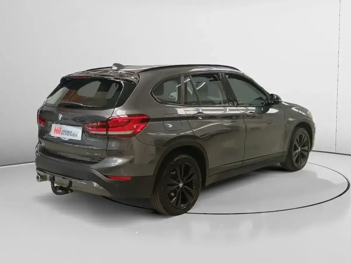 Usado BMW X1 Advantage 116 CV (85 kW) 2022 Gris SUV