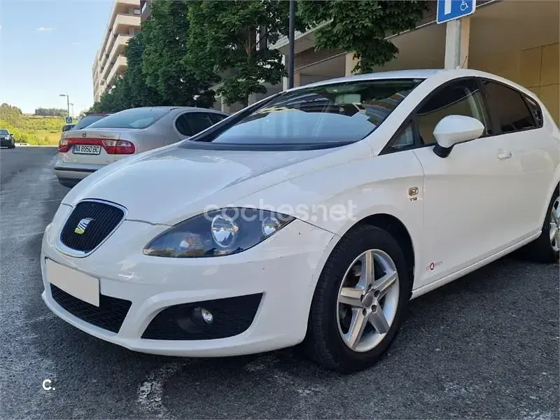 Usado Seat Leon Copa 105 CV (77 kW) 2012 Blanco Berlina