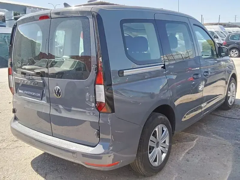 Nuevo VW Caddy California 102 CV (75 kW) 2026 Gris / plata Monovolumen