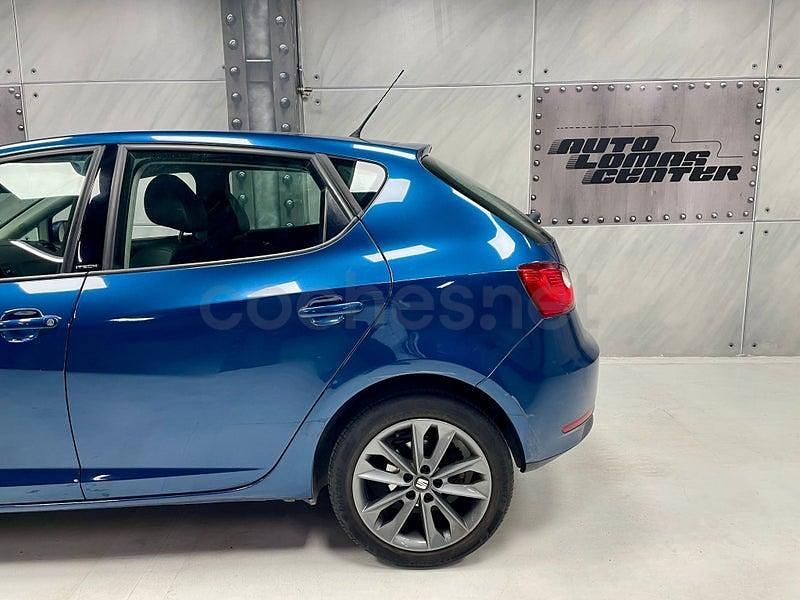 Usado Seat Ibiza I-Tech 90 CV (66 kW) 2015 Azul Berlina