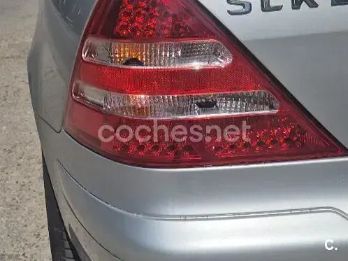 Usado Mercedes SLK200 136 CV (100 kW) 2001 Gris / plata Descapotable