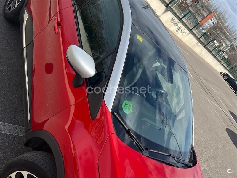 Usado Renault Captur Zen 120 CV (88 kW) 2018 Rojo SUV