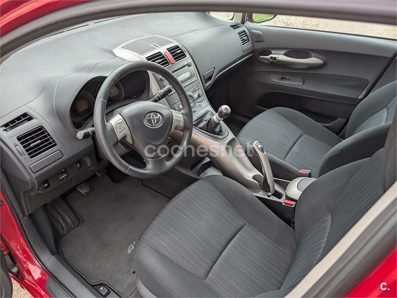 Używany Toyota Auris Sol 126 KM (92 kW) 2009 Czerwony Hatchback