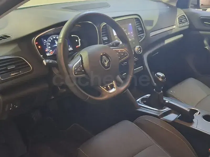 Usado Renault Mégane II Intens 115 CV (84 kW) 2021 Gris / plata Berlina