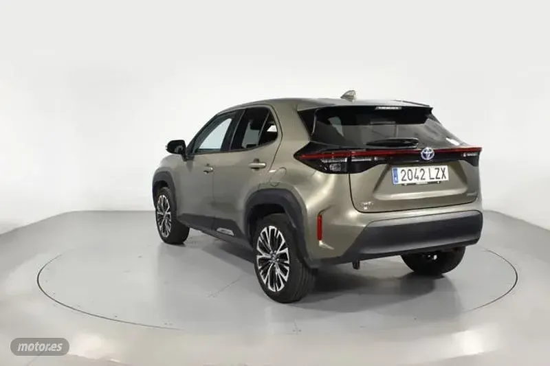 Usado Toyota Yaris Cross Style 116 CV (85 kW) 2022 Bronce SUV
