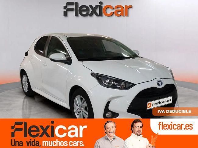 Usado Toyota Yaris Hybrid Business Edition 116 CV (85 kW) 2022 Blanco Berlina
