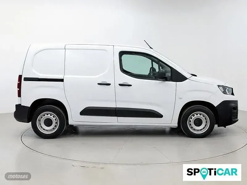 Usado Peugeot Partner 102 CV (75 kW) 2022 Blanco Monovolumen