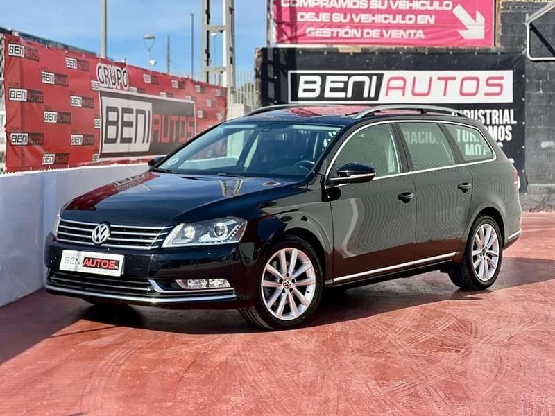 Negro Usado 2012 VW Passat Highline Familiar | 8990 € (Precio justo) - Imagen 1/4